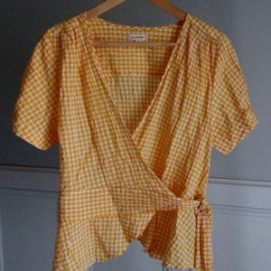 Max Studio Yellow White Gingham short sleeve wrap top